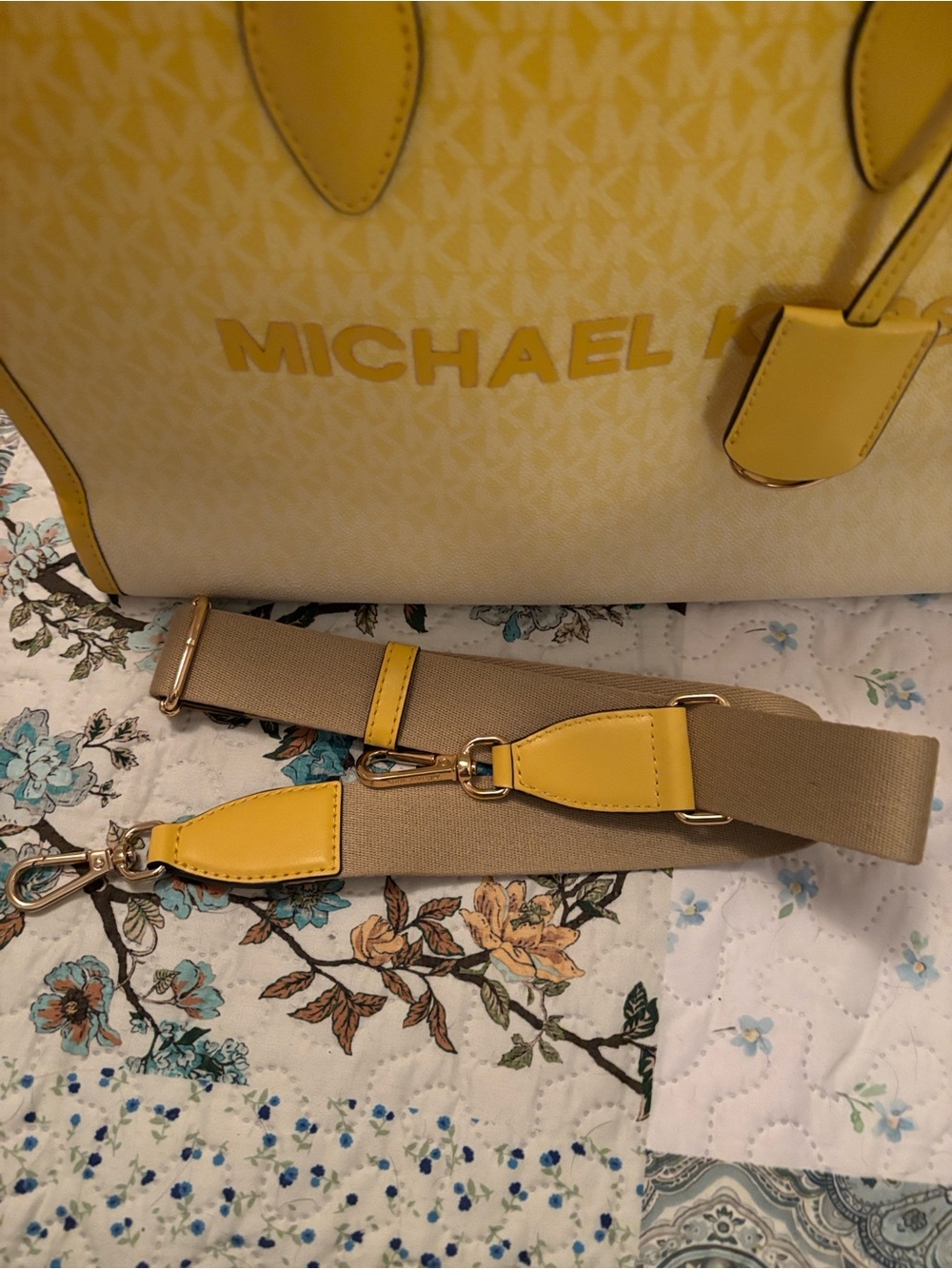 Michael Kors authentic ombre Yellow Trim Canvas Tote - Picture 12 of 16
